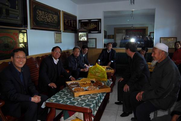 淺析民族鄉(xiāng)鎮(zhèn)村民自治的問題與對(duì)策